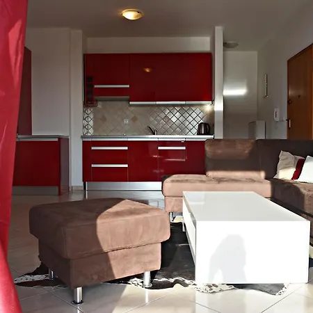 Red Trogir