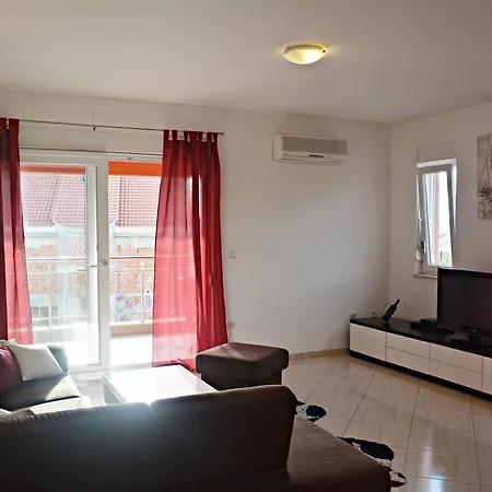 Apartment Red
